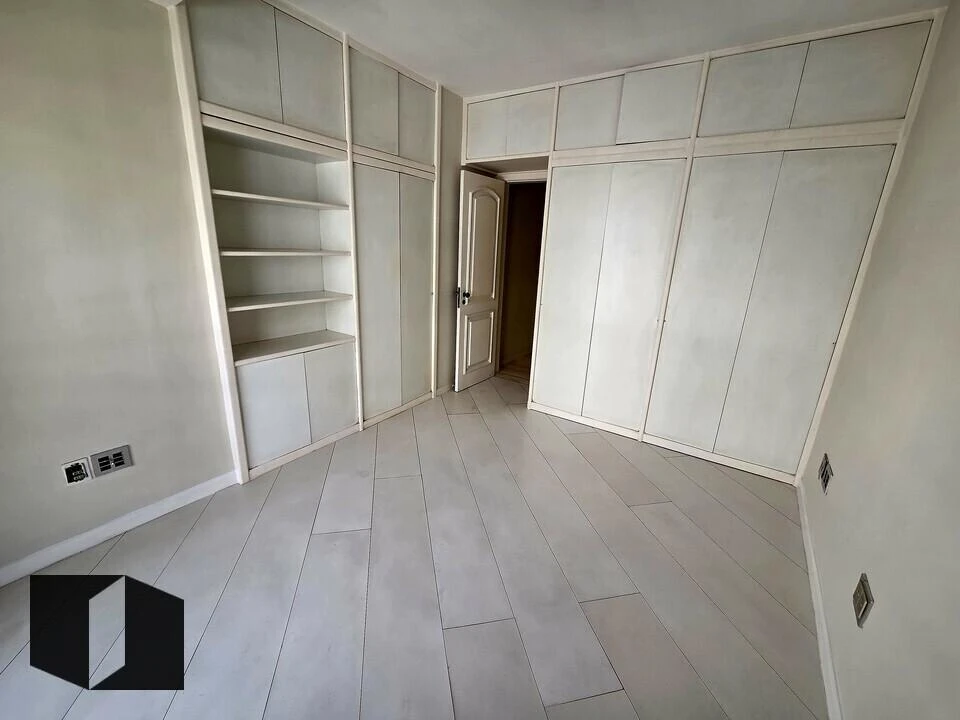 250 m² apartment with 4 bedrooms and 2 parking spaces — photo 22