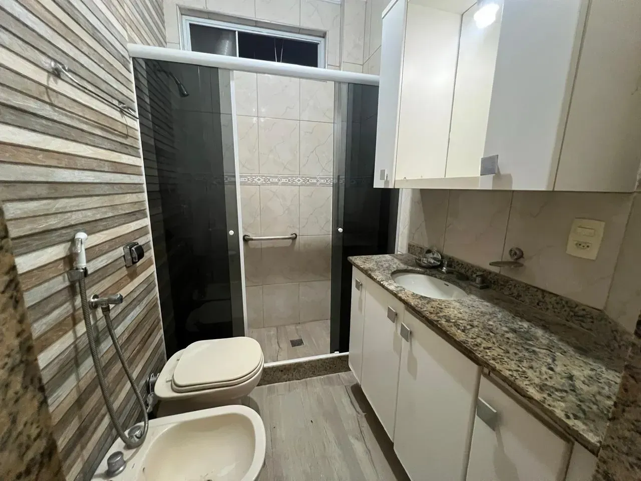 Apartamento sem mobília com 3 quartos e fogão a gás — photo 11