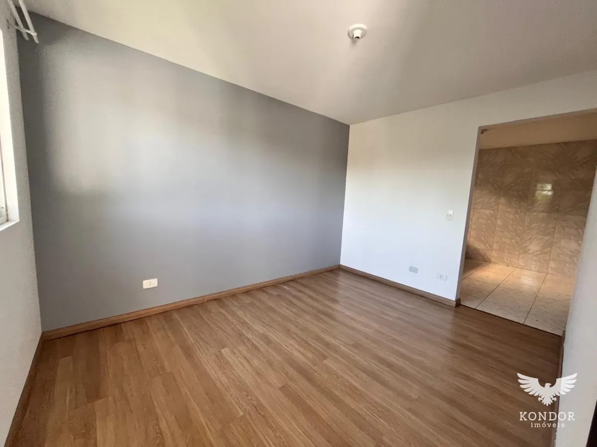 Wood or laminate floors in a 3-bedroom house, 90 m² — photo 6