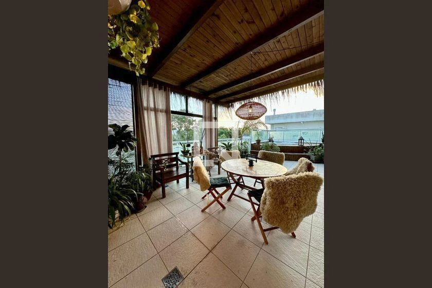 Furnished apartment with balcony and 2 en-suite bedrooms — photo 18