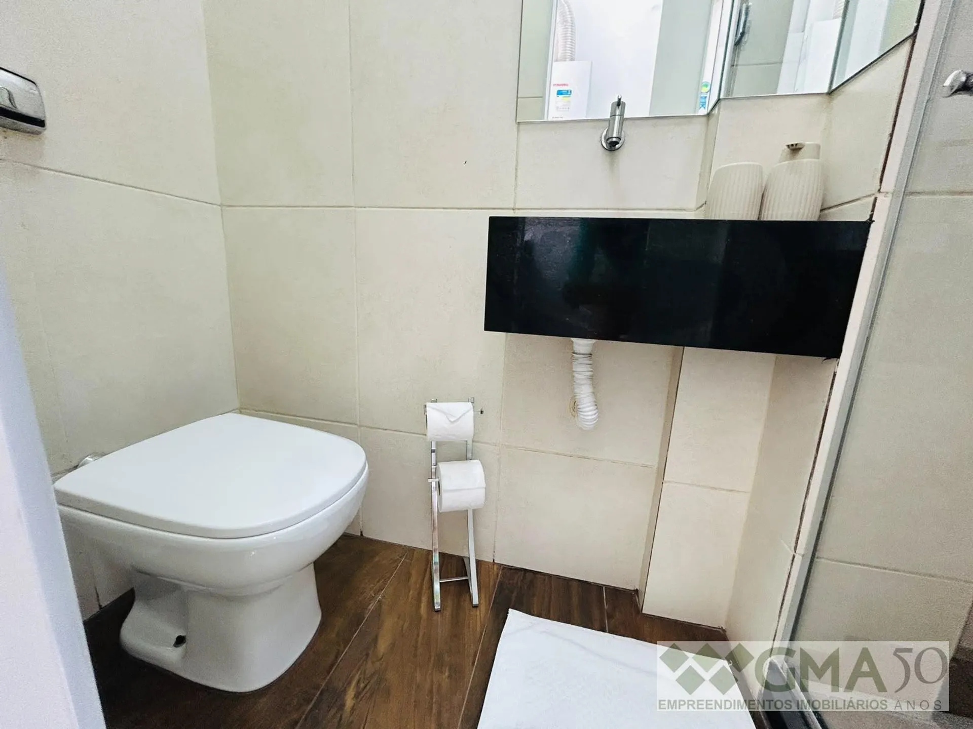 Furnished 90 m² apartment with 2 bedrooms and green views — photo 25