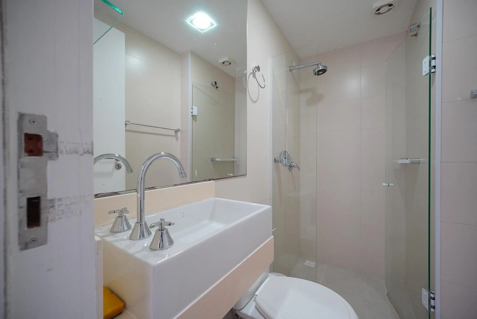 4-bedroom house with a mountain view in Florianópolis — photo 2