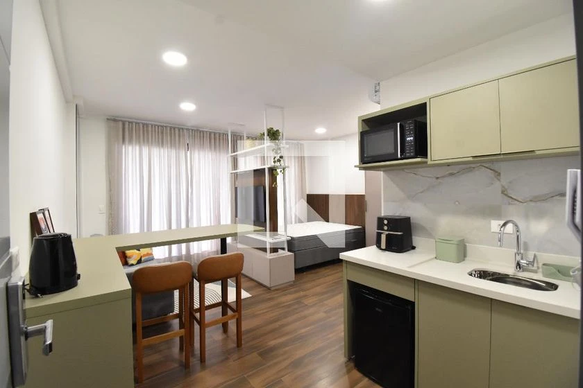 Furnished studio with 1 bedroom and a balcony — photo 2