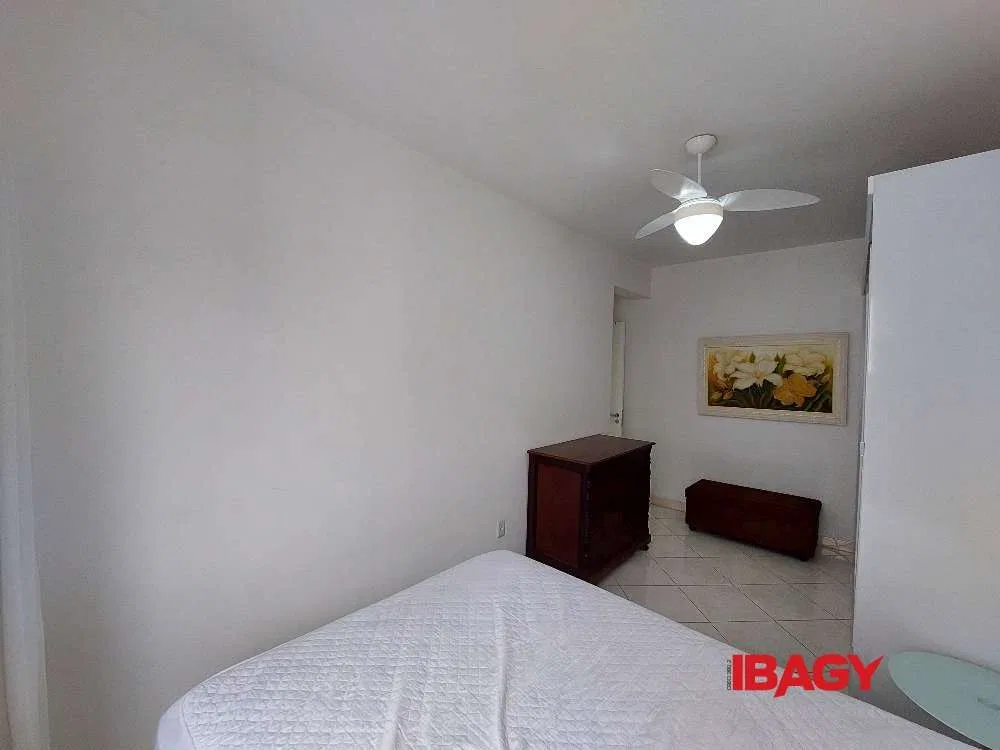 2-bedroom apartment with a washing machine in Florianópolis — photo 11