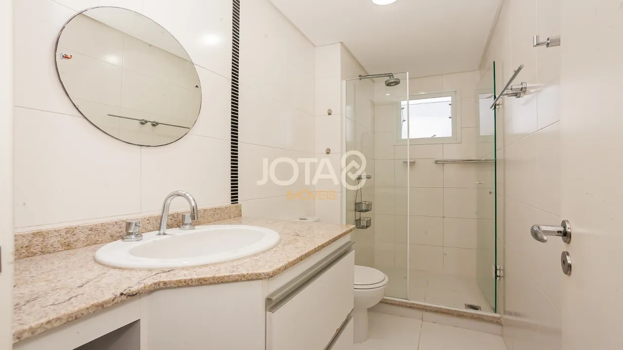 Furnished apartment with 131 m², 2 bedrooms and 3 baths — photo 18