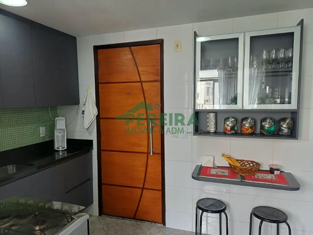 Glass-enclosed balcony in a 3-bedroom apartment, 103 m² — photo 14