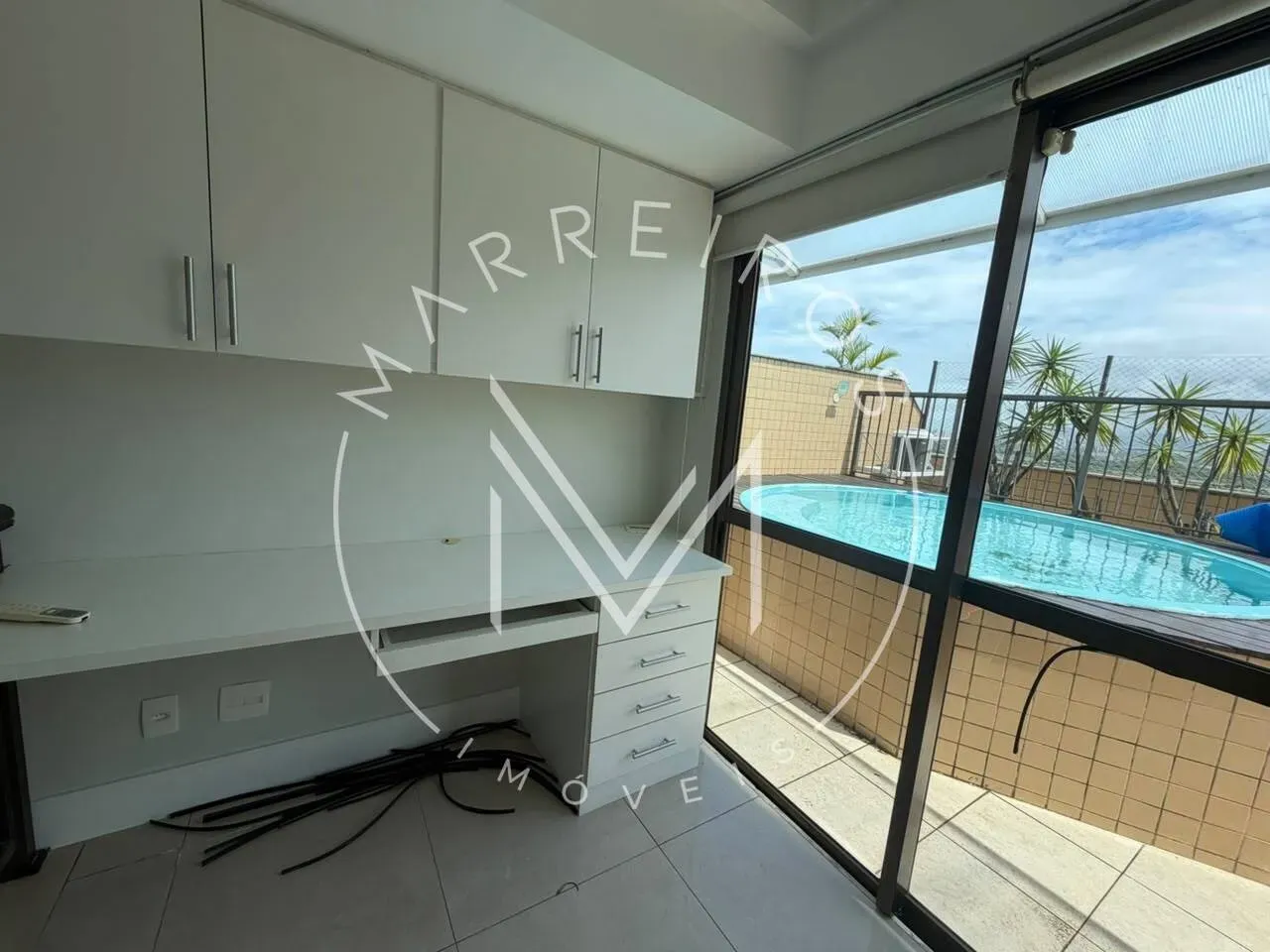 4-bedroom apartment in a building with a sauna — photo 30