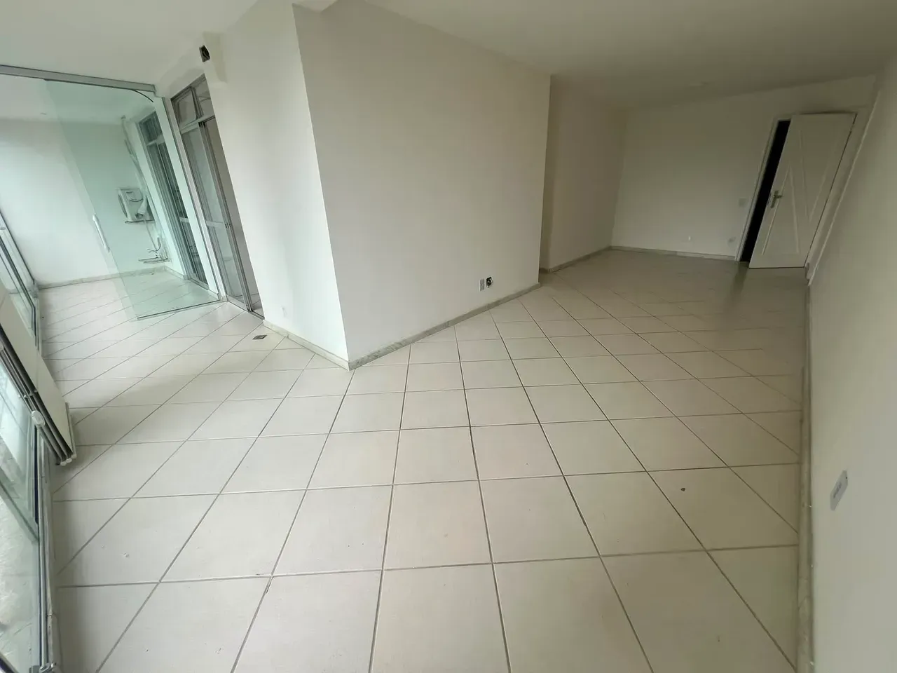 Unfurnished apartment with closed gas kitchen and 2 beds — photo 12