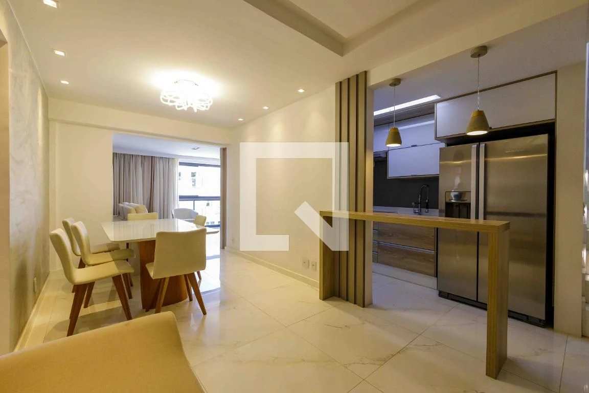 Apartamento mobiliado com 4 quartos e 4 banheiros — photo 32