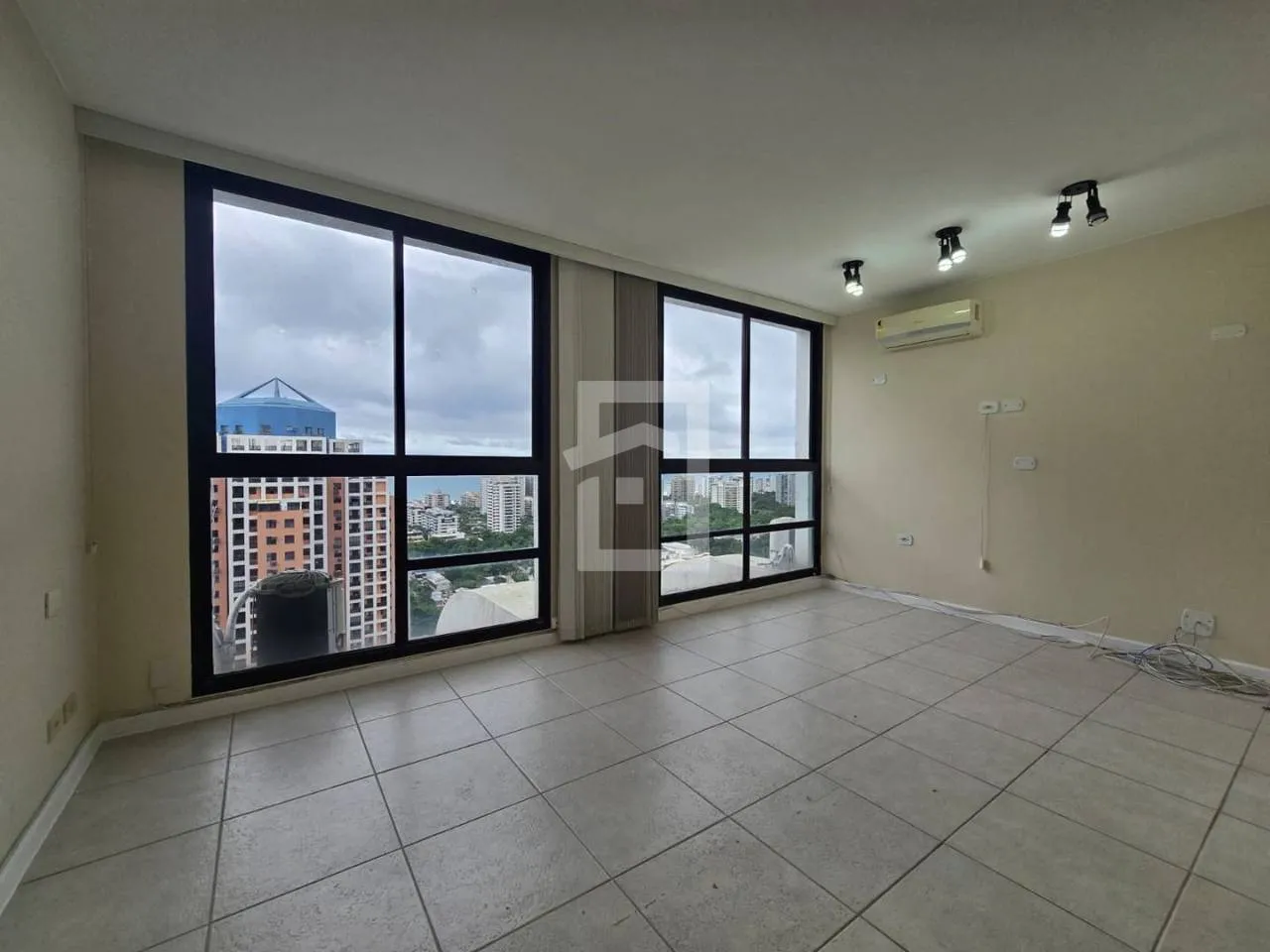 Ванна та 3 спальні: квартира 193 м² — photo 43