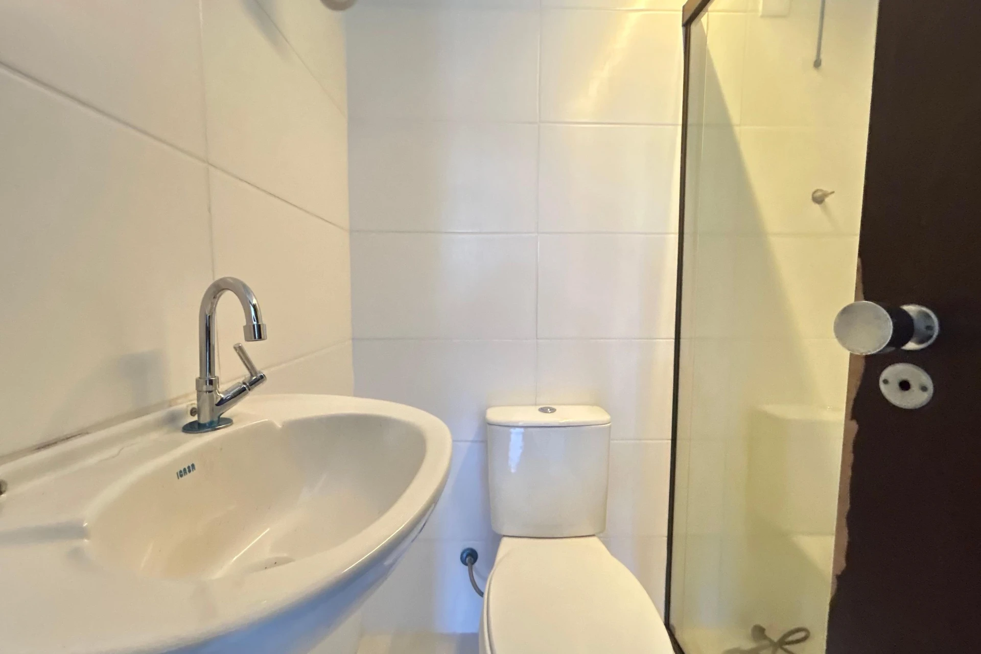 300 m² house with a jacuzzi and a bathtub — photo 33