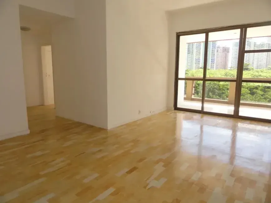 Квартира з 3 спальнями та дерев'яною підлогою або ламінатом — photo 5