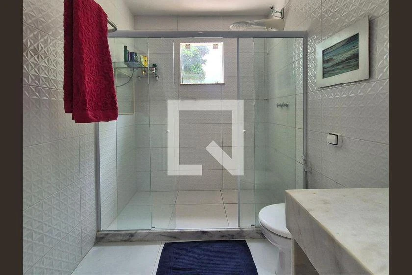 Furnished house with 3 en-suite bedrooms and shared BBQ — photo 39