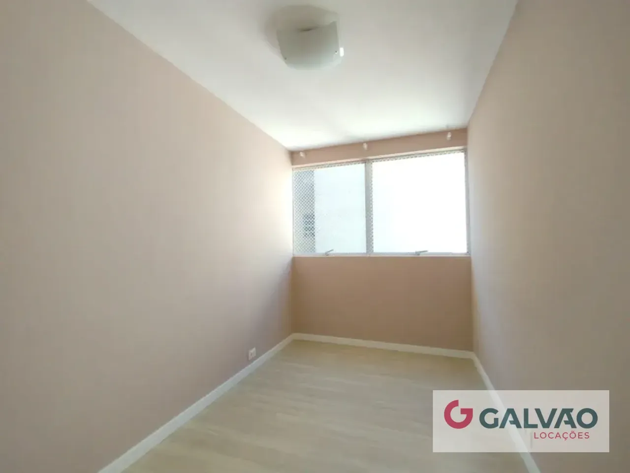 1-bedroom apartment with a closed-off gas kitchen — photo 3