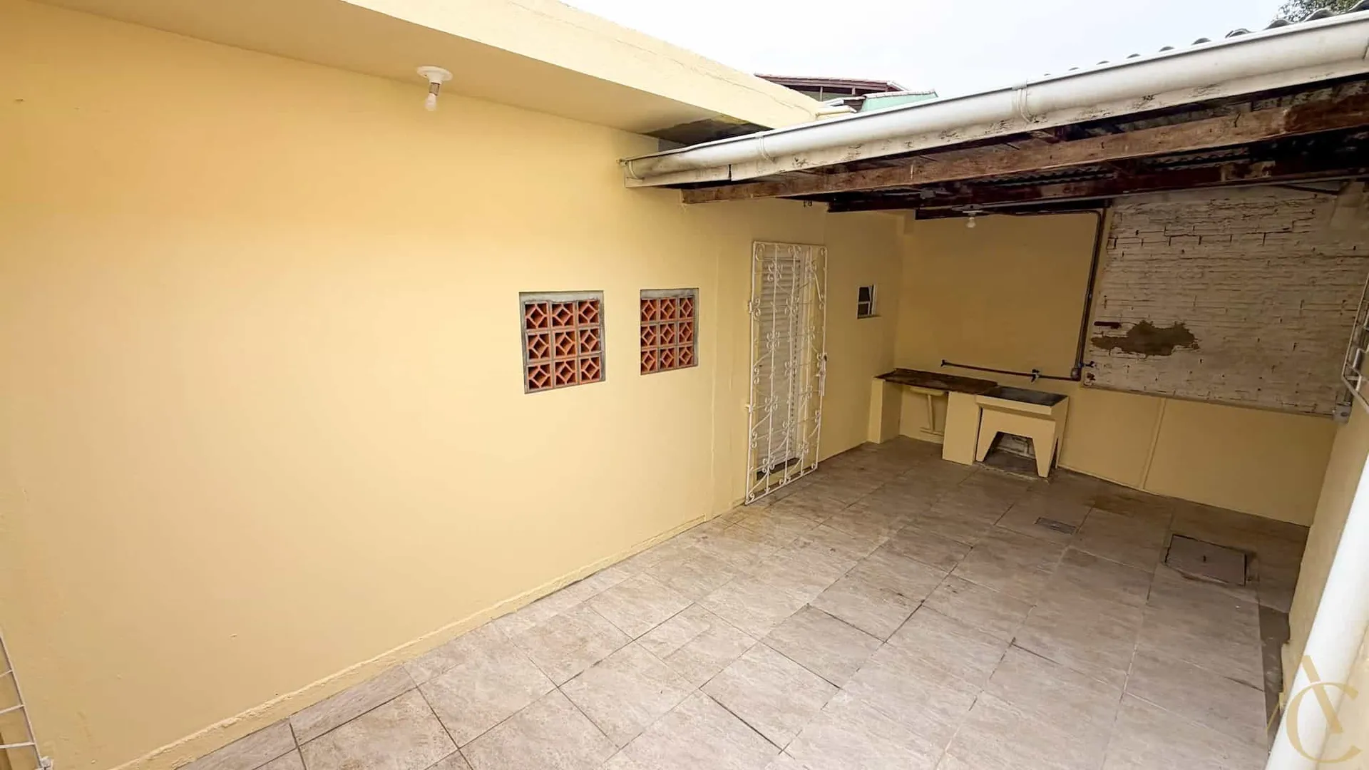 Casa residencial com 4 quartos e 1 banheiro, 263 m² — photo 11