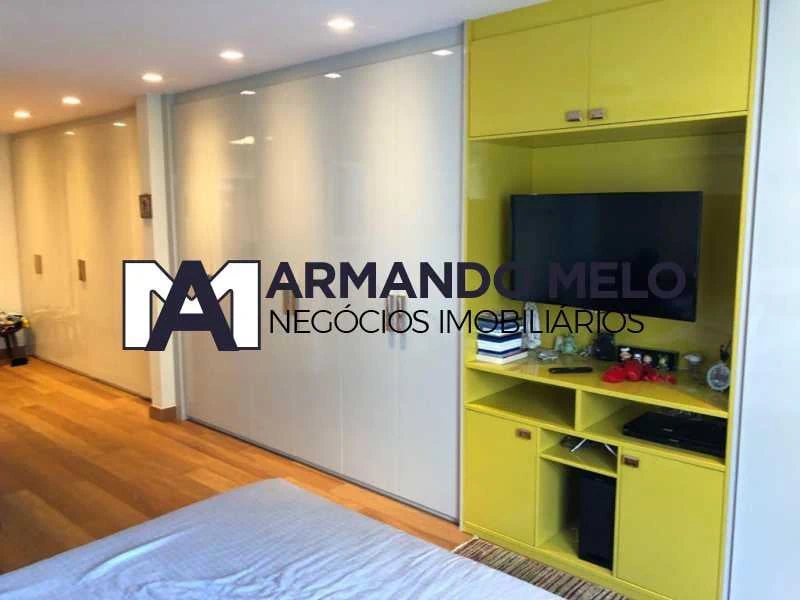 3-bedroom apartment with a water view in Rio de Janeiro — photo 23