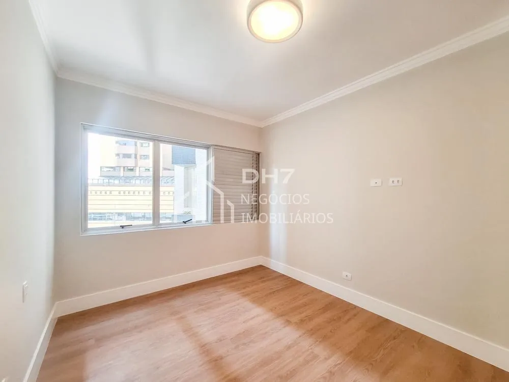 4-bedroom apartment, 2 with their own bathrooms, 199 m² — photo 4