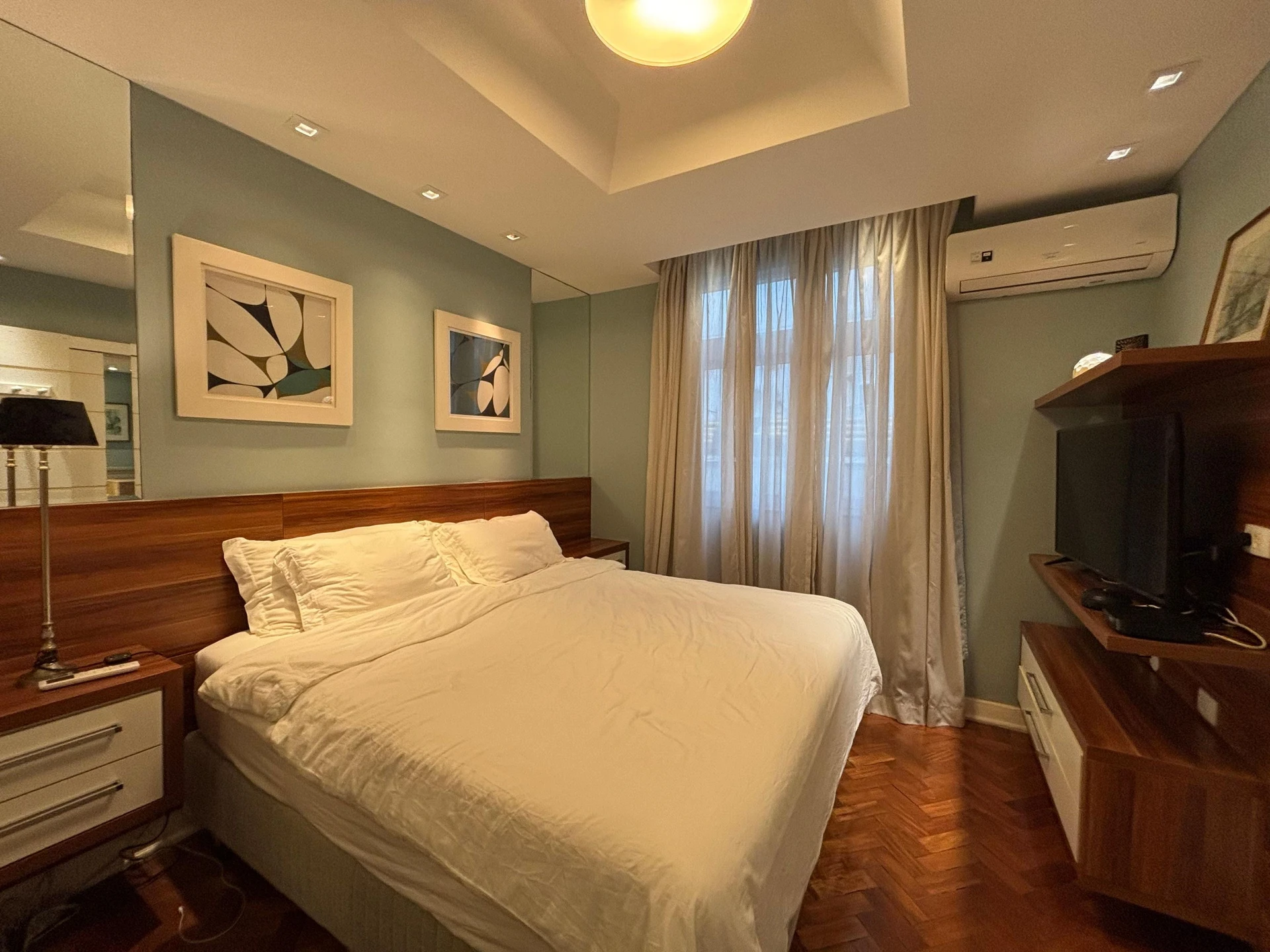 Furnished 1-bedroom apartment with 2 bathrooms — photo 4