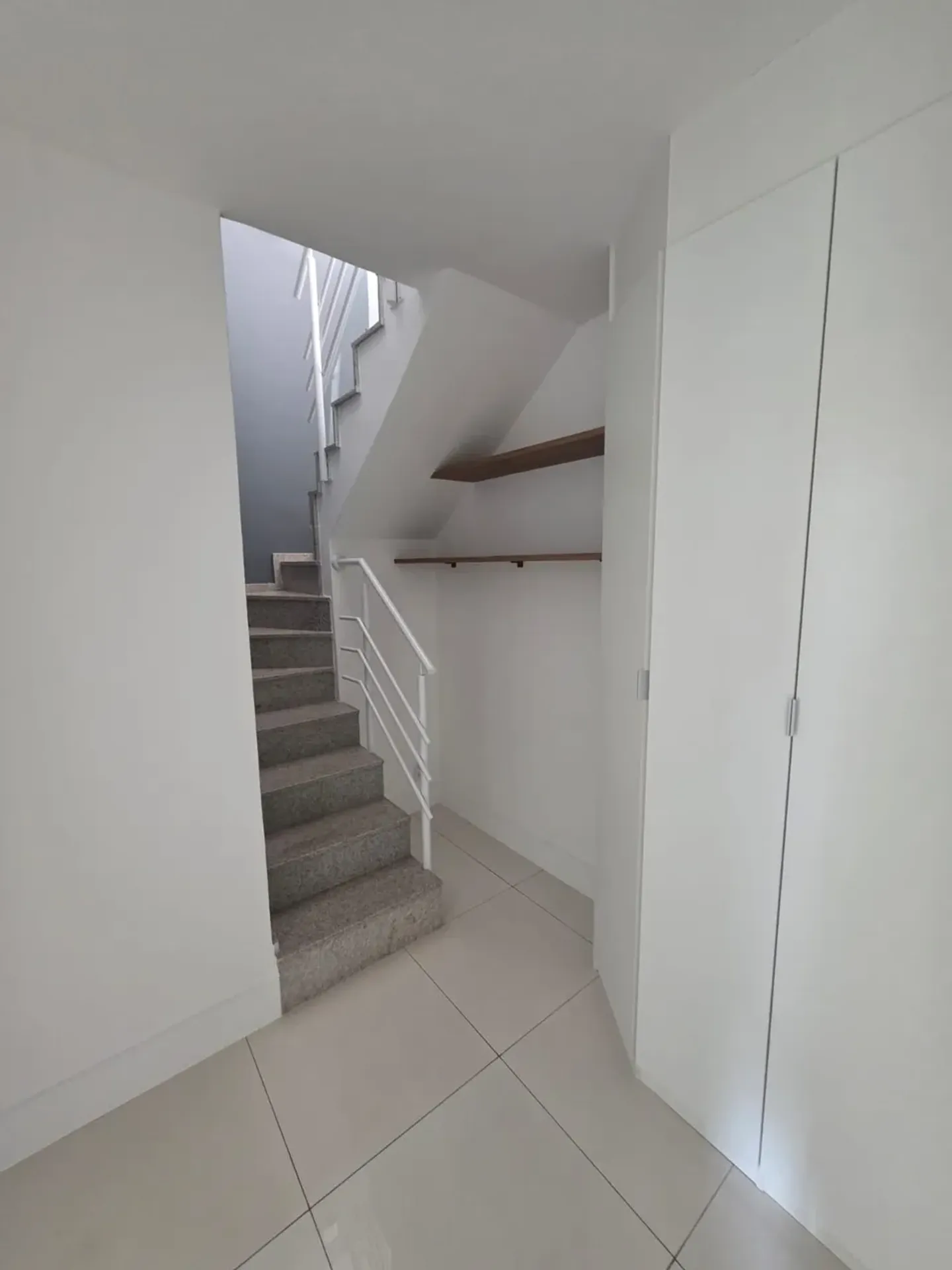 Furnished apartment, 174 m², with a grill on the balcony — photo 28