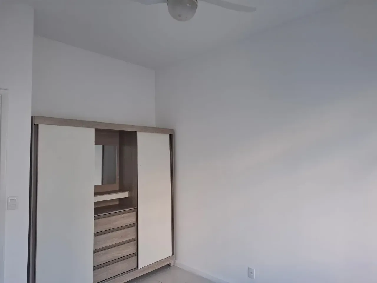 Apartamento com 1 quarto e cozinha fechada — photo 3