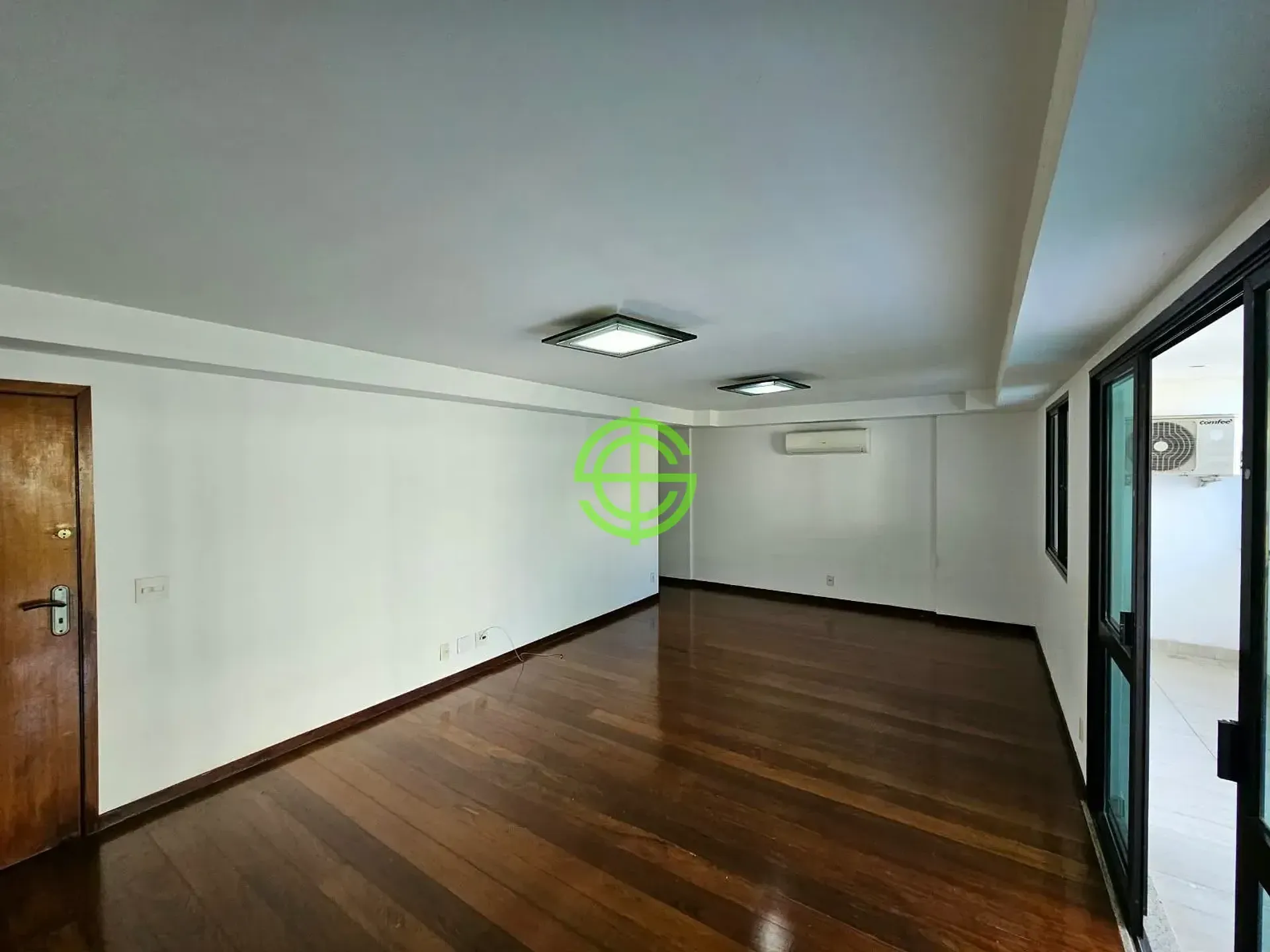 Apartamento com 3 quartos, 4 banheiros e cozinha fechada — photo 27