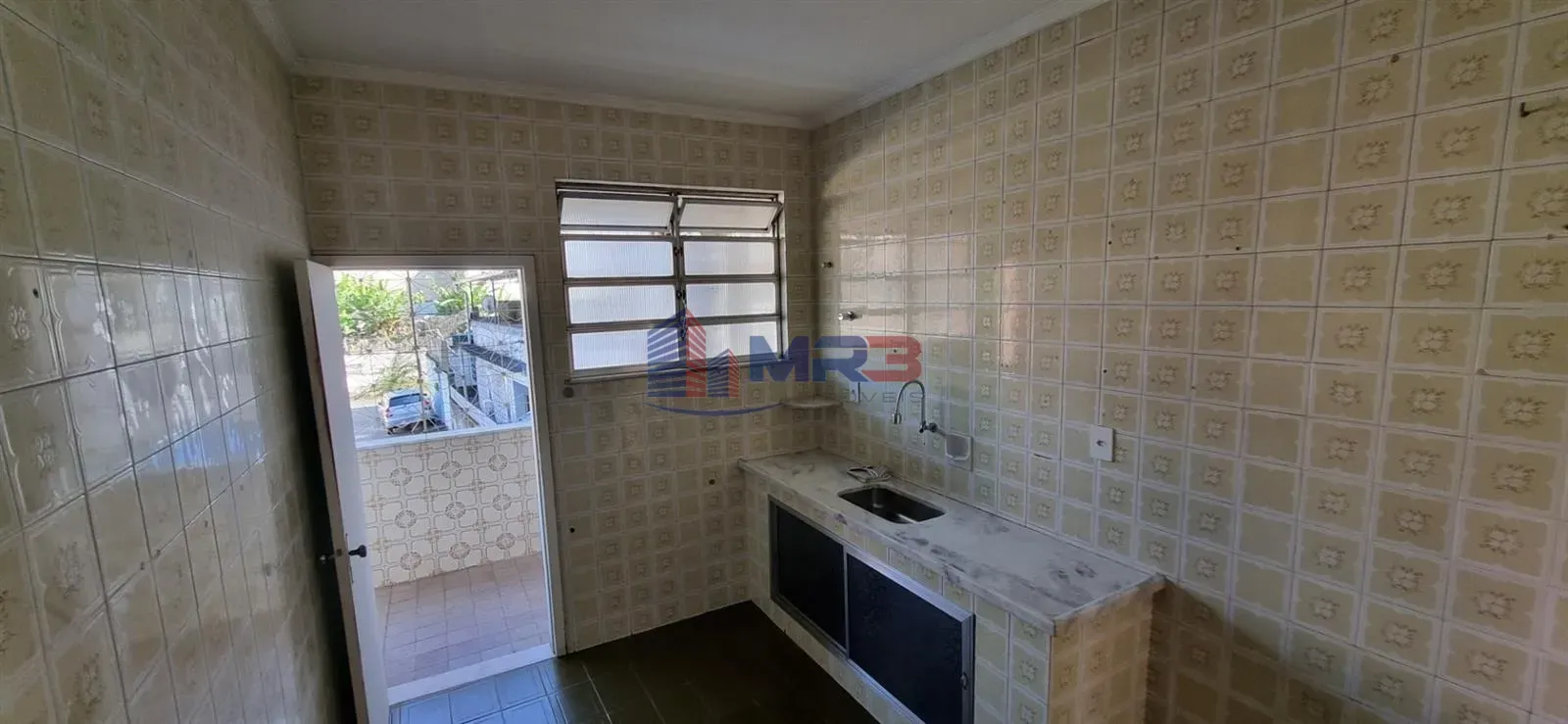Departamento de 2 dormitorios con piso de madera o laminado