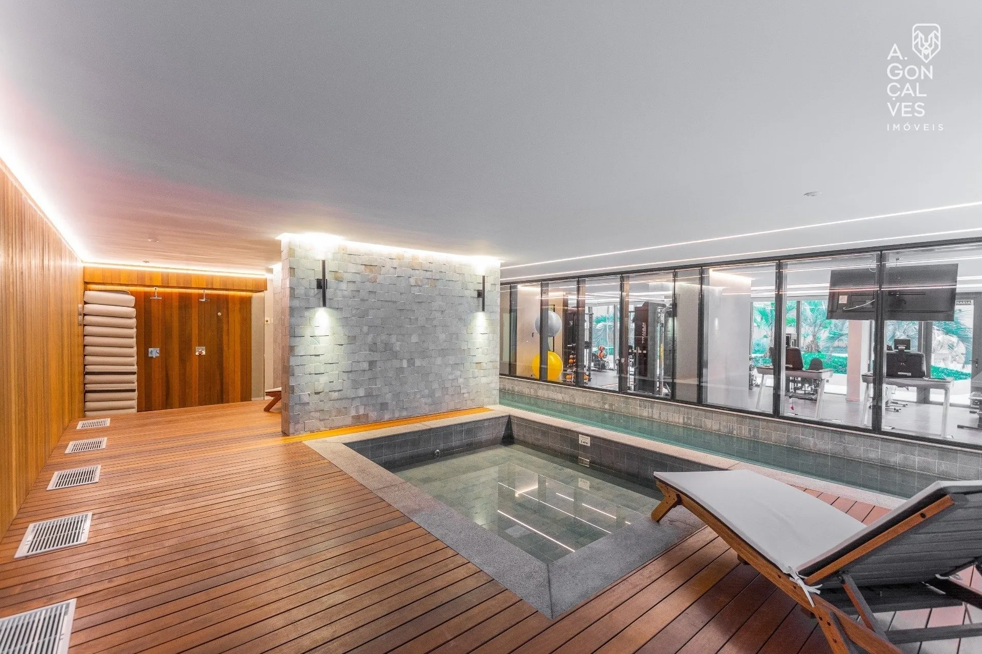 Furnished 223 m² apartment with 3 en-suites and 3 parking spots — photo 18