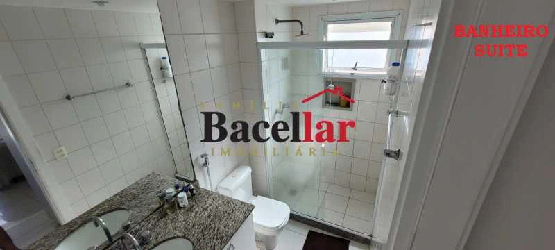 Furnished 203 m² apartment with enclosed balcony — photo 20