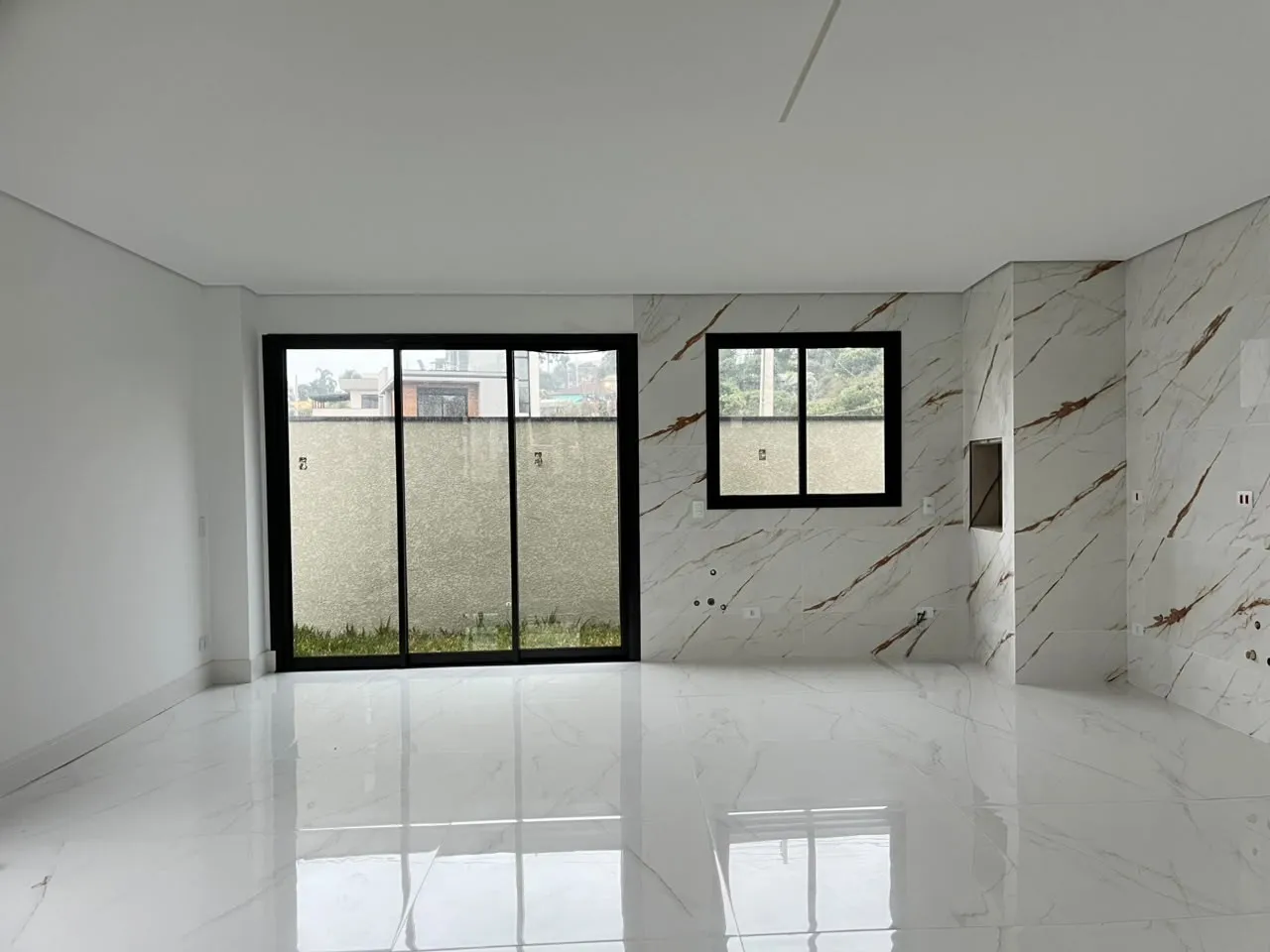 3-bedroom apartment in a building with a sauna — photo 25