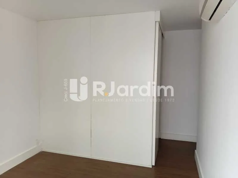 Apartamento com 3 quartos e varanda — photo 18
