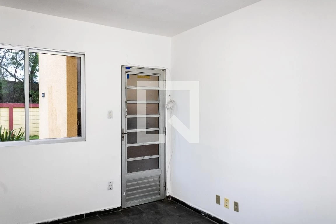 Unfurnished apartment with 2 bedrooms and closed kitchen — photo 36