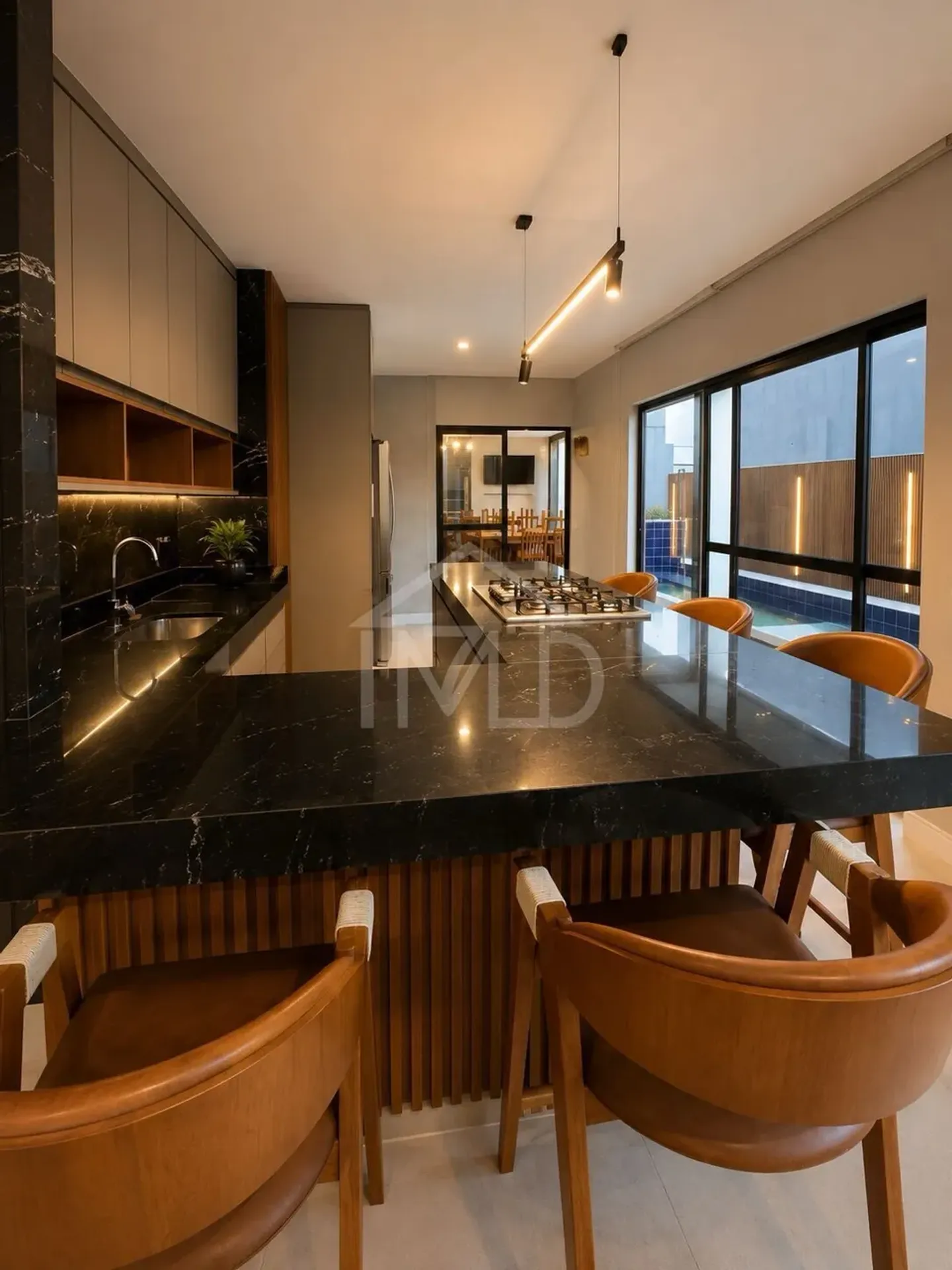 Casa mobiliada com 4 suítes e piscina, 420 m² — photo 9