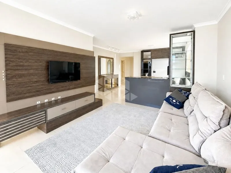 Furnished apartment, 150 m², with floor-to-ceiling windows