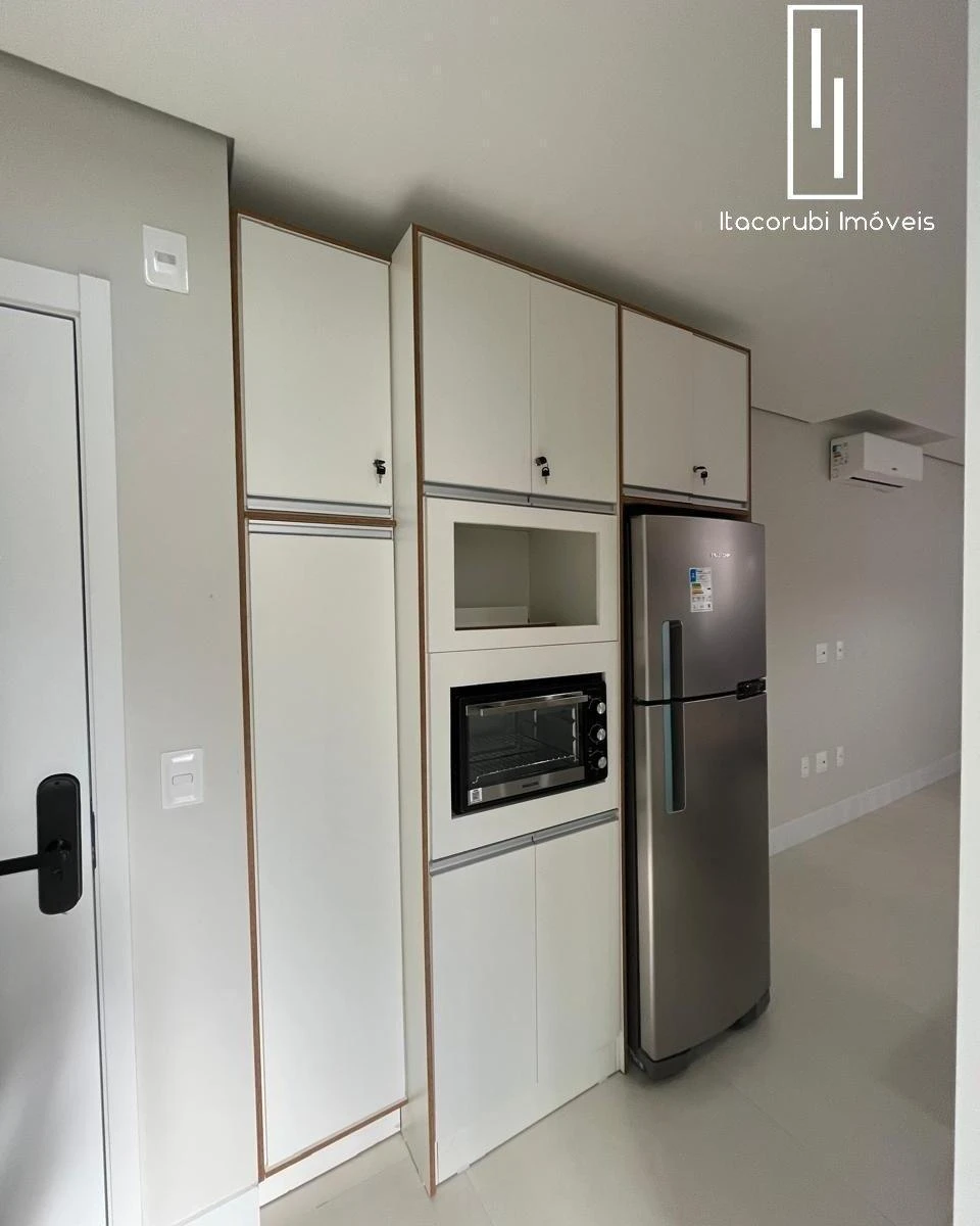 Furnished 1-bedroom apartment with open-plan kitchen — photo 14