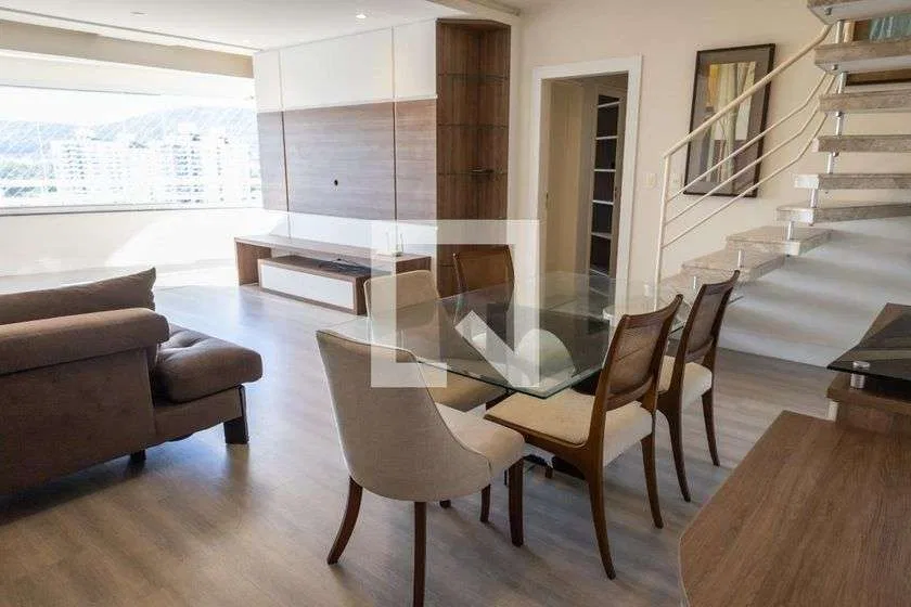 Орендна квартира з 3 спальнями та 304 м² — photo 3
