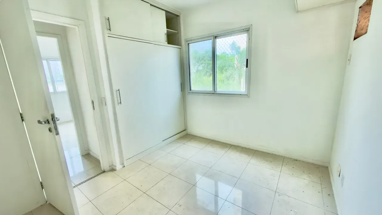 Квартира 87 м² с застеклённым балконом и джакузи — photo 22