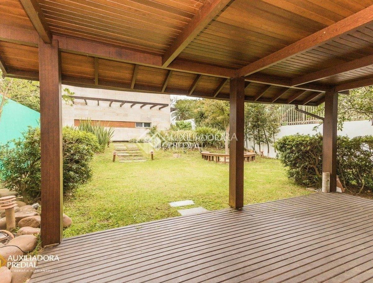 560 m² house with floor-to-ceiling windows and a home office — photo 20