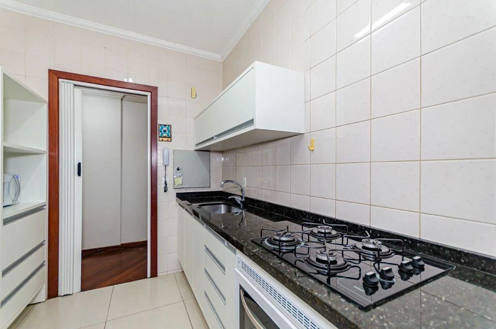 3-bedroom apartment with a washing machine in Curitiba — photo 8