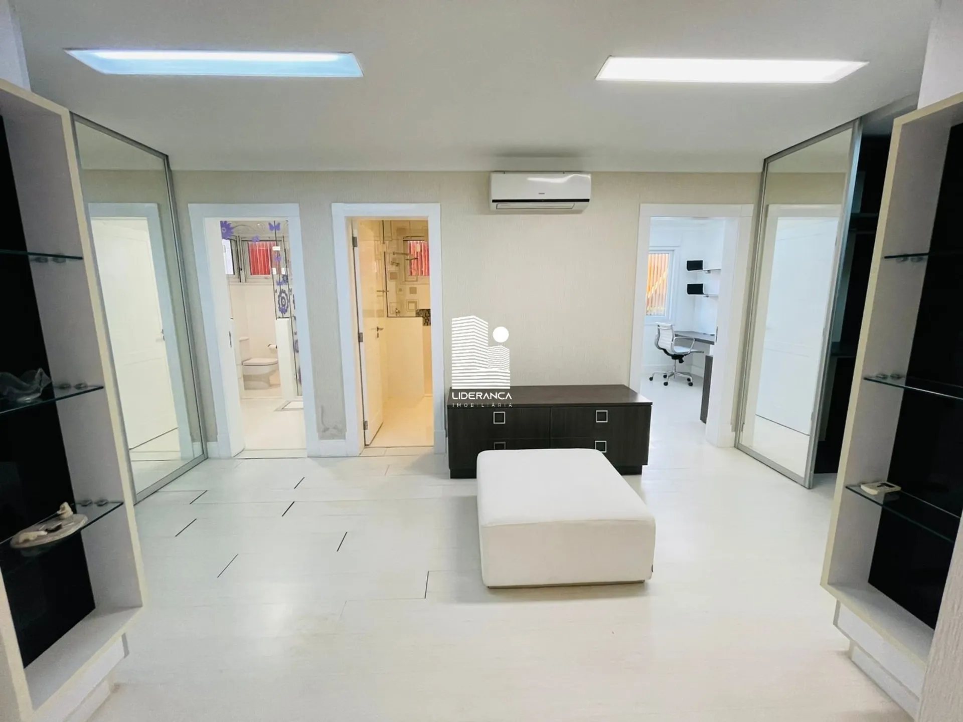 Casa mobiliada com 9 dormitórios e jardim privativo — photo 16