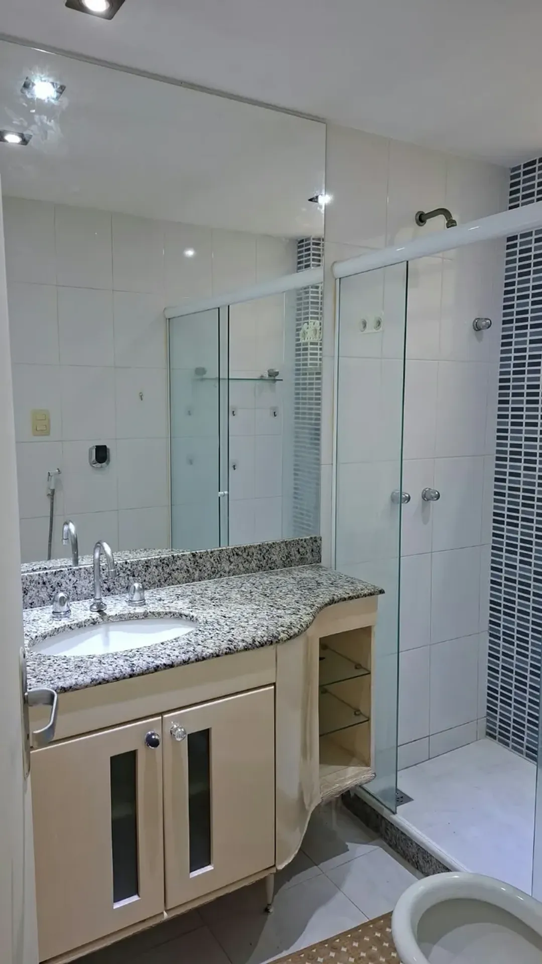3-bedroom apartment, 1 with its own bathroom, 149 m² — photo 16