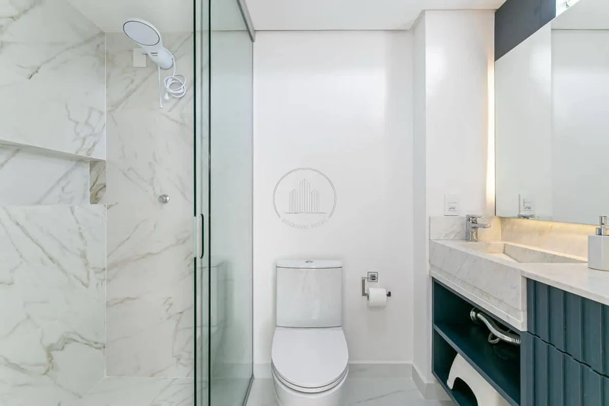 House with 6 en-suite bedrooms, 800 m² and 4 parking spots — photo 46