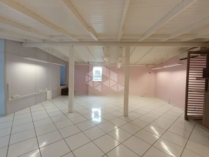 80 m² studio with balcony and air conditioning — photo 19