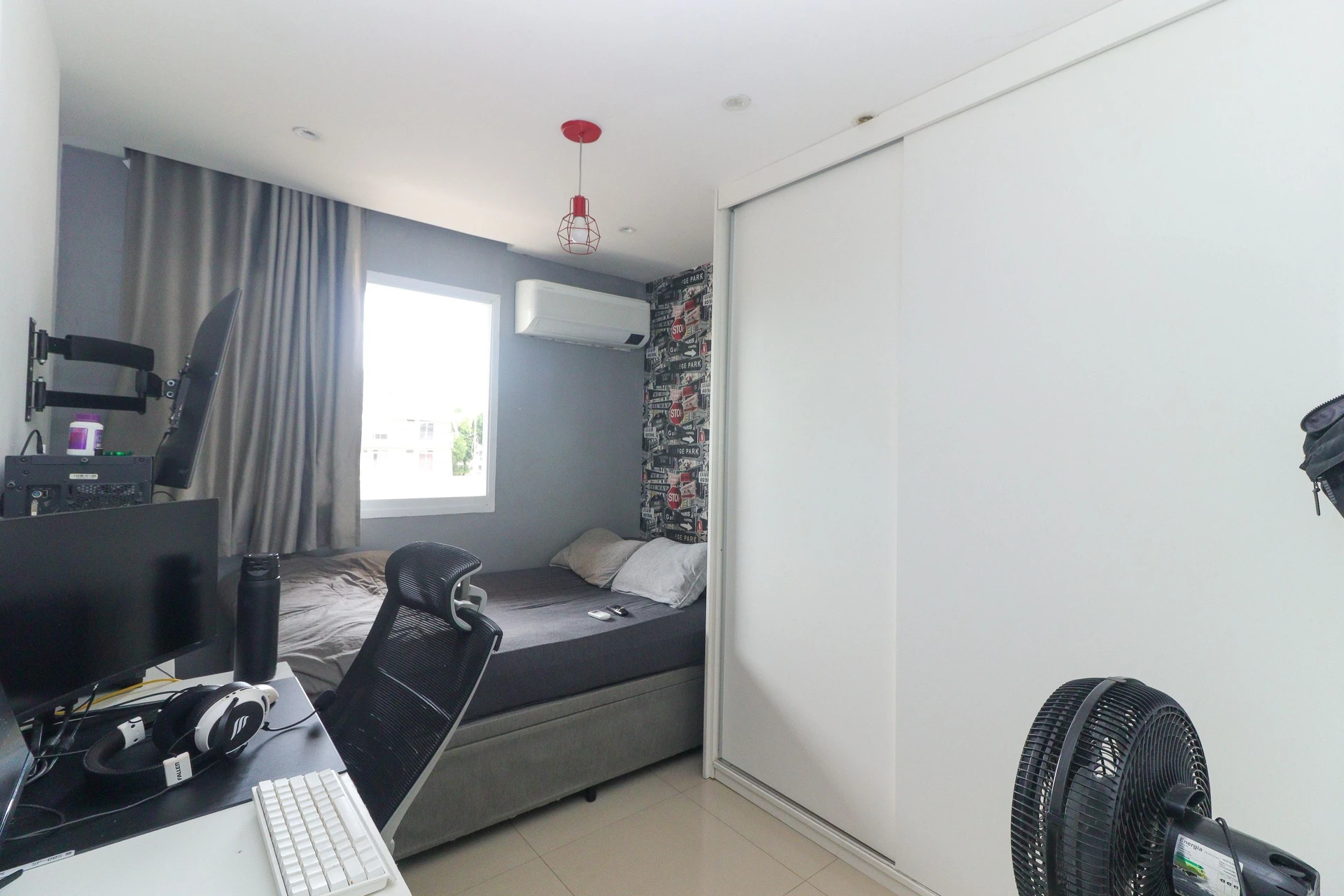 105 m² apartment with a home office and a washing machine — photo 38