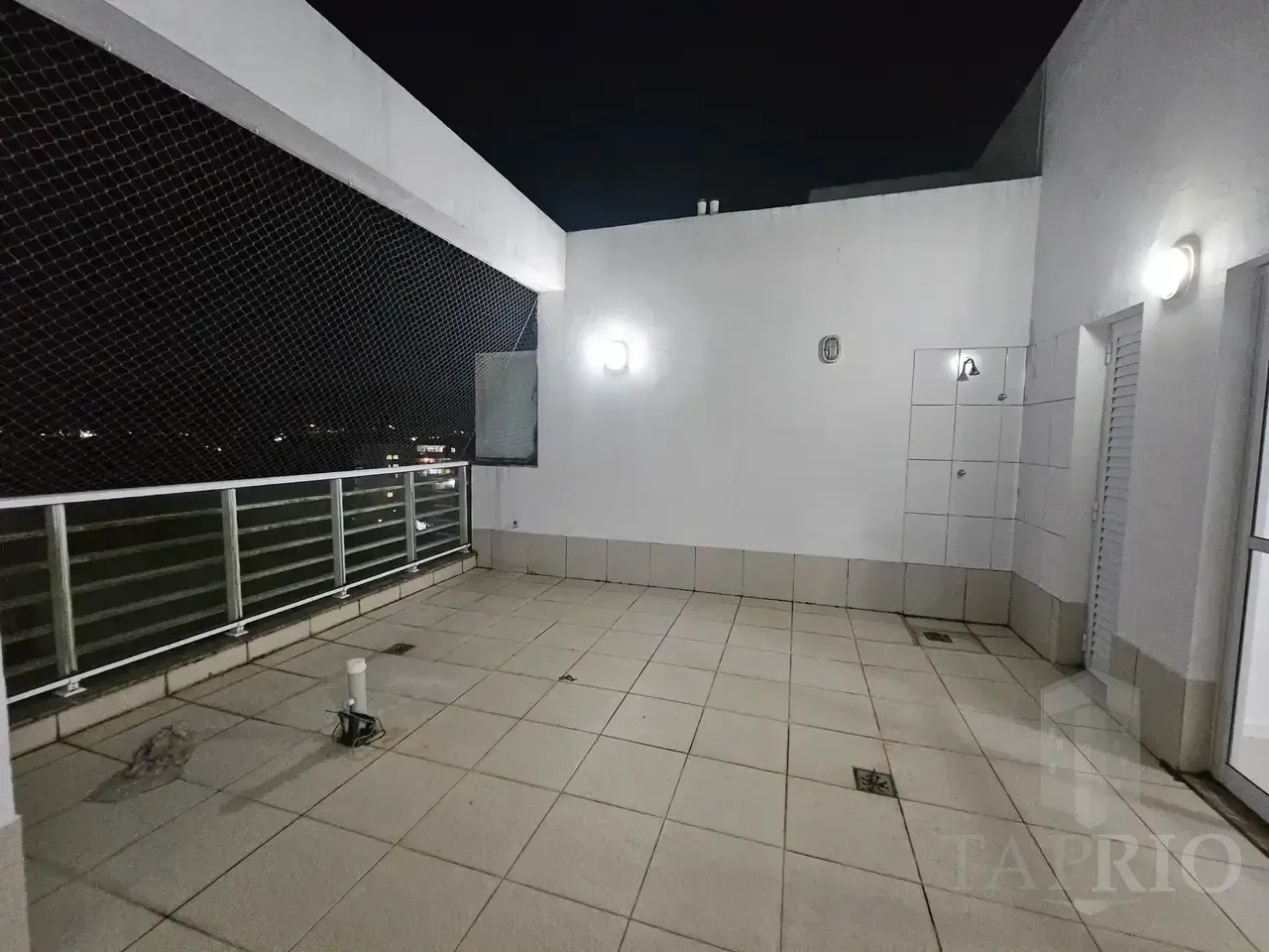 Furnished penthouse with 3 bedrooms and 3 baths — photo 19