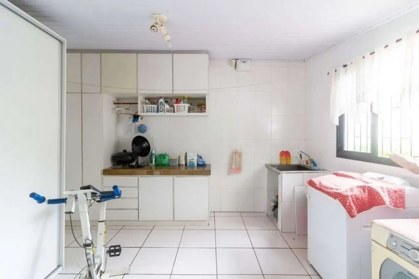 House with 4 bedrooms and a balcony in 516 m² — photo 13
