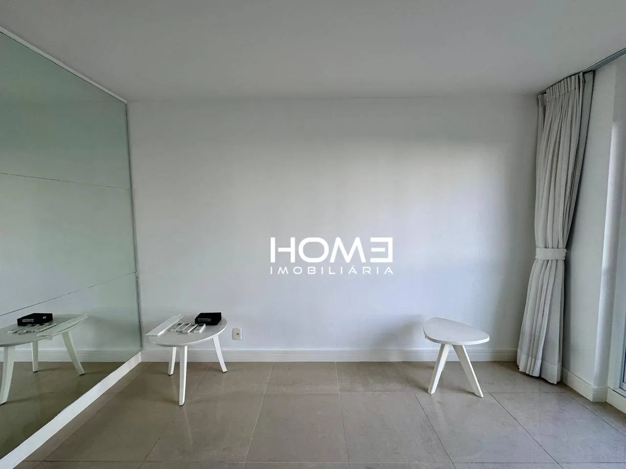 Home office in a 3-bedroom apartment, 155 m² — photo 33