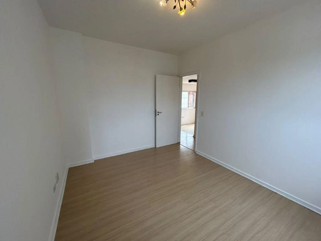 3-bedroom apartment with a home office in Curitiba — photo 41