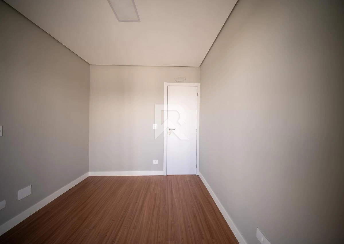 Floor-to-ceiling windows in a 3-bedroom house, 97 m² — photo 24