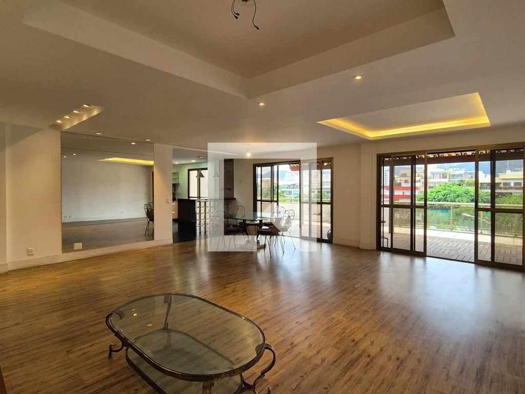 3-bedroom apartment with a balcony and 3 bathrooms — photo 52