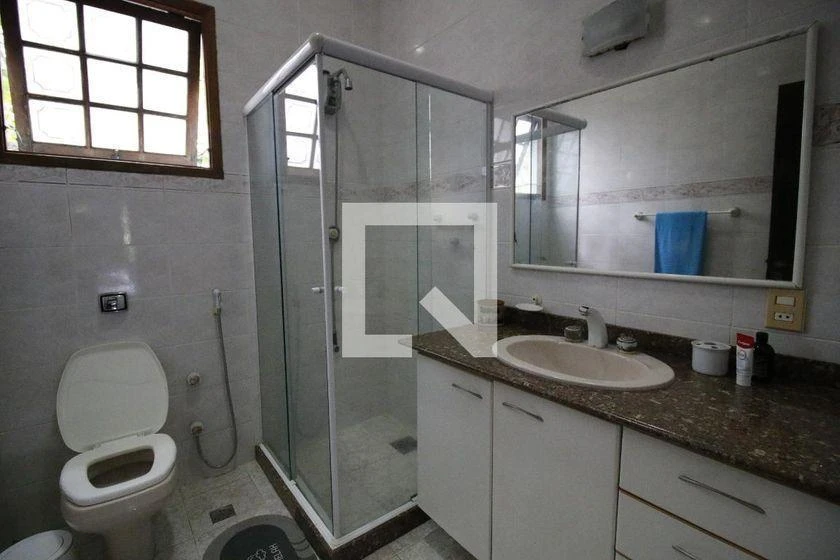 Casa de 700 m² con bañera y vestidor — photo 16